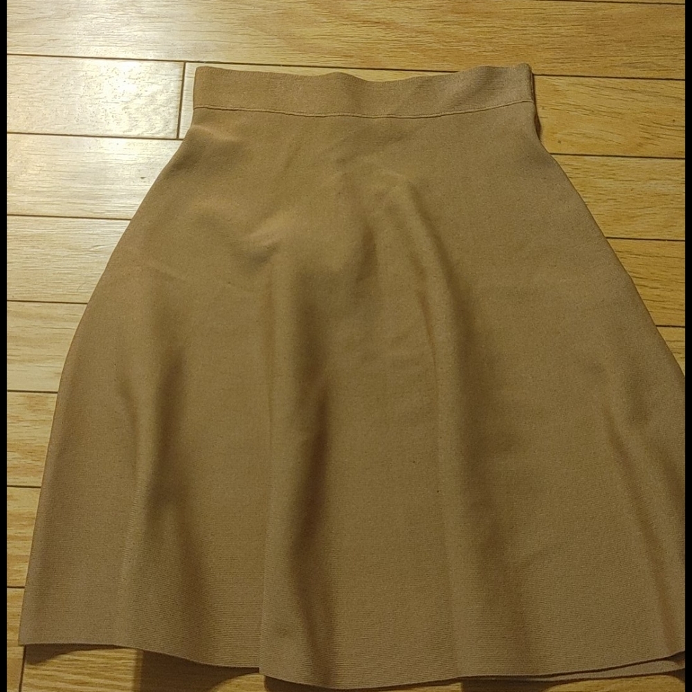 Skirt - Picture 3 of 4